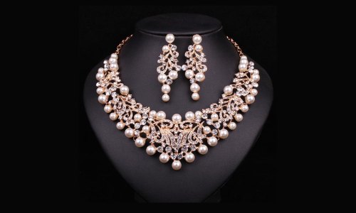 Thumbnail for post: Pearls Only